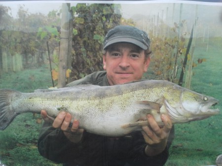 Jürgen mit seinem über 5 kg schweren Zander Herbst 13´