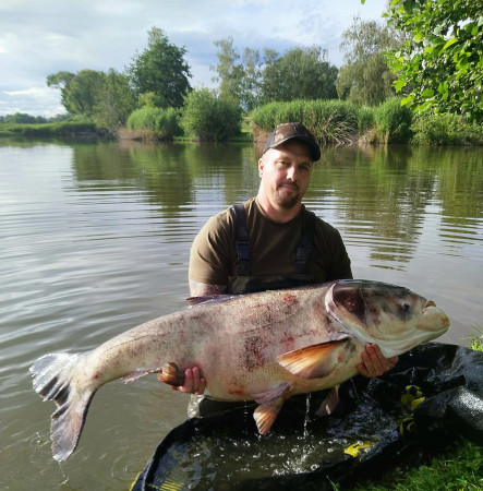 Max mit einen kapitalen +50kg Silberkarpfen